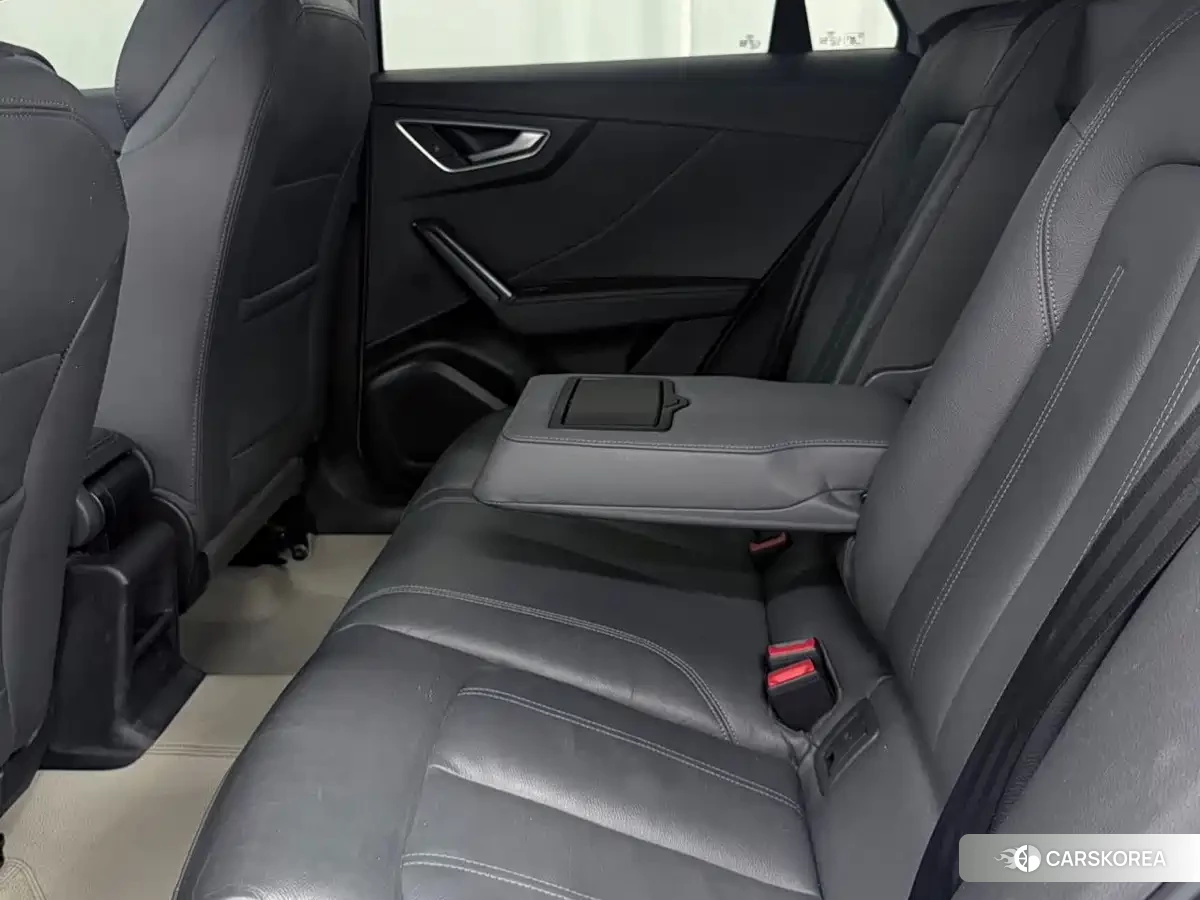Audi Q2L 2022 Silver/gray из Китая
