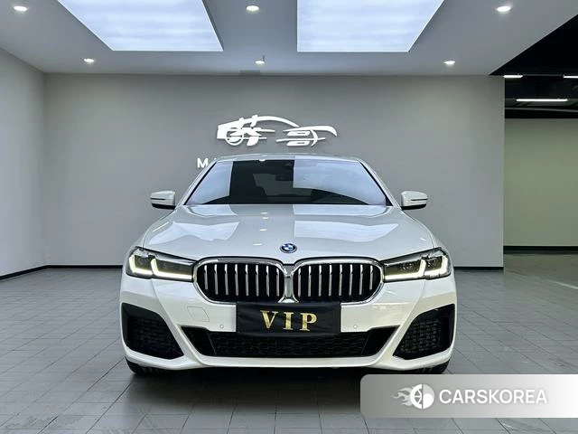 BMW 5 series PHEV 2022 Белый из Китая