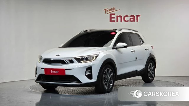 Kia Stonic 2018 Белый из Кореи