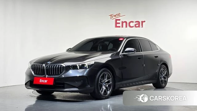 BMW 5 Series (G60) 2023 Серый из Кореи