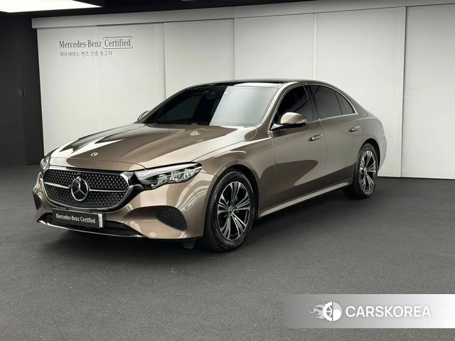 Mercedes-Benz E-Class W214 2025 Песочный из Кореи