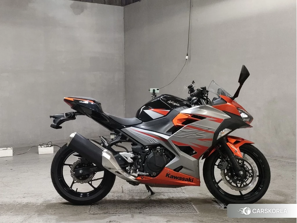 Проданный Kawasaki NINJA 400 2018 из Японии, фото 2