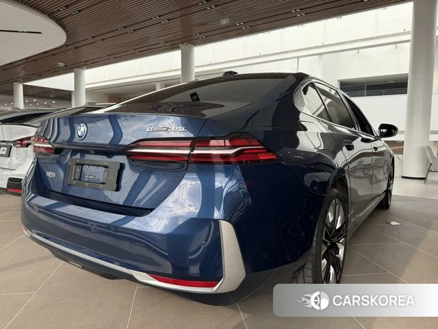 BMW i5 2025 Синий из Китая