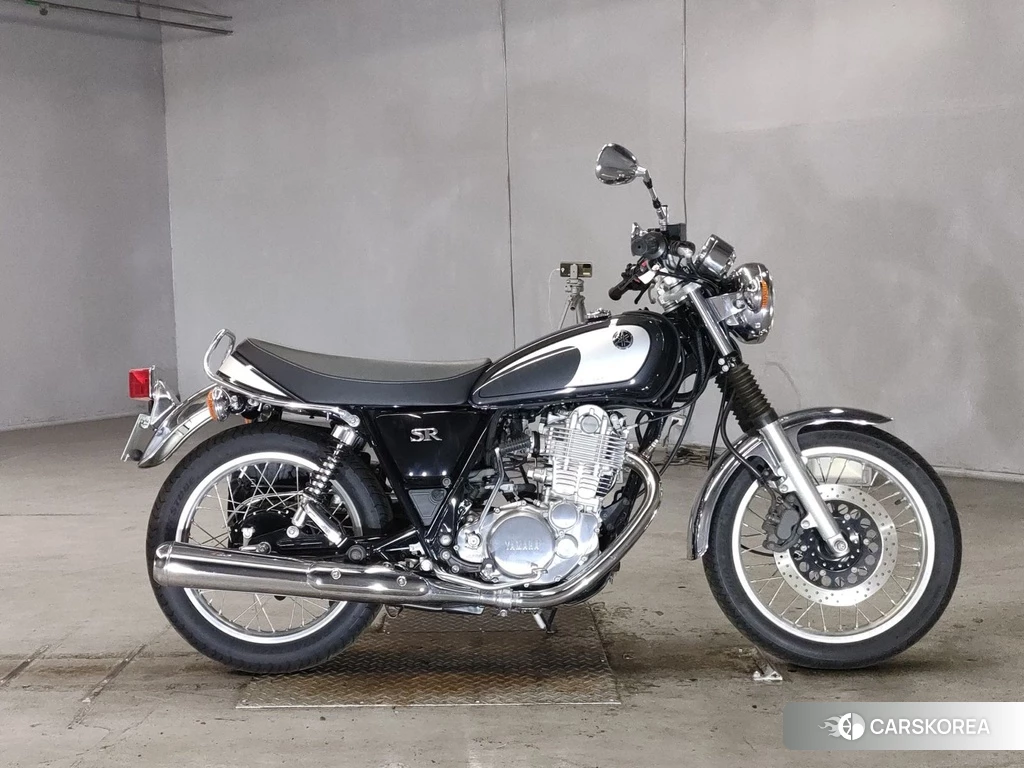 Проданный Yamaha SR 400 2021 из Японии