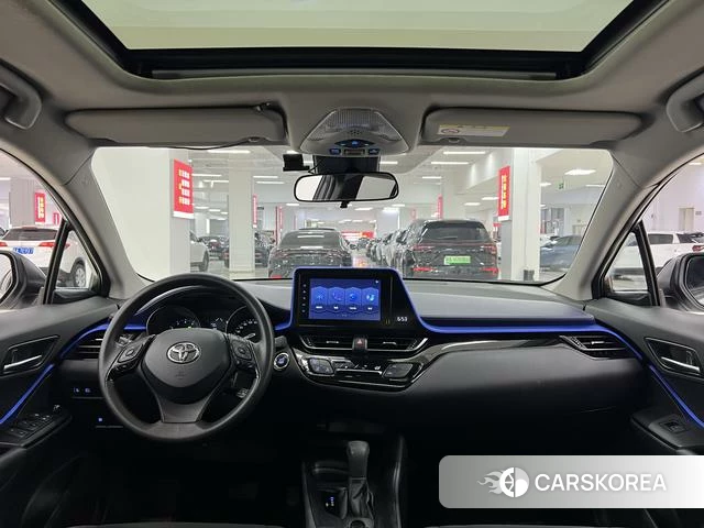 Toyota C-HR 2022 Белый из Китая