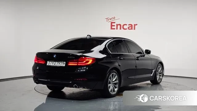 BMW 5 Series (G30) 2020 Черный из Кореи