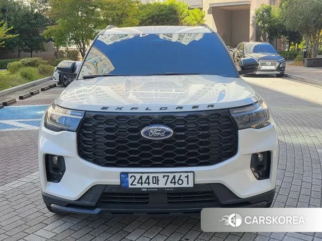 Ford Explorer 6th Generation 2025 Белый из Кореи
