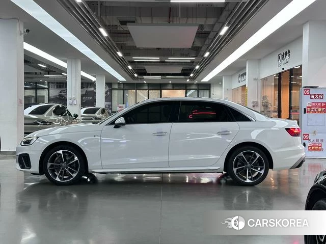 Audi A4L 2021 Белый из Китая