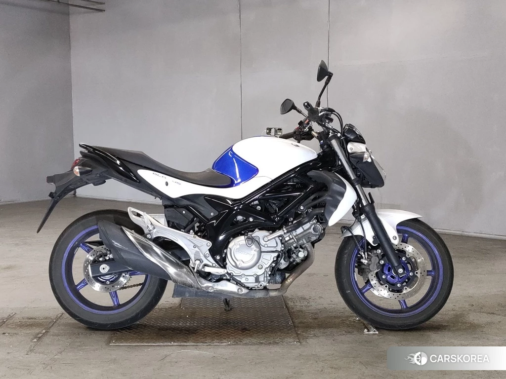Проданный Suzuki GLADIUS 400 2019 из Японии