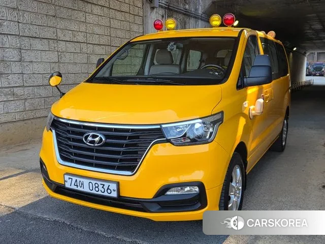 Hyundai The New Grand Starex 2018 Желтый из Кореи