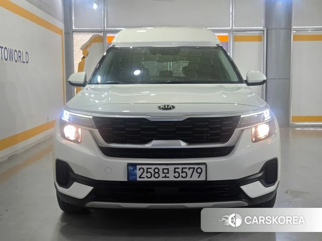 Kia Seltos 2021 Белый из Кореи