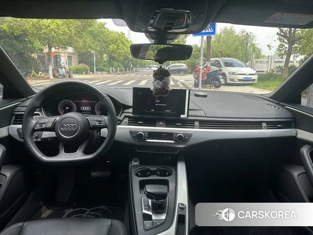 Audi A5 2021 Красный из Китая