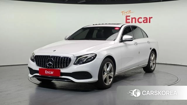 Mercedes-Benz E-Class W213 2018 Белый из Кореи