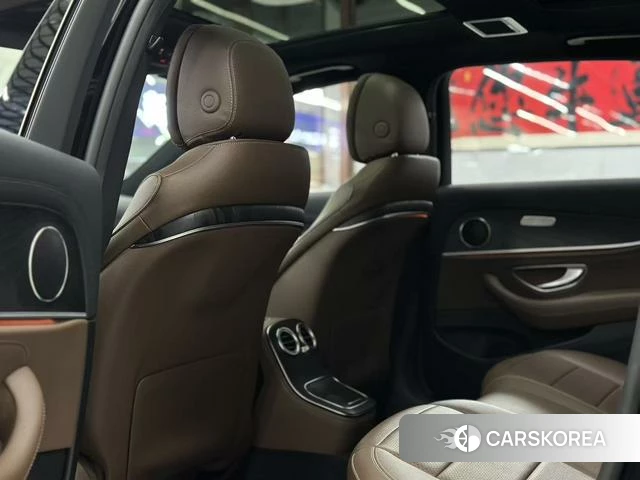 Mercedes-Benz E-class 2022 Черный из Китая