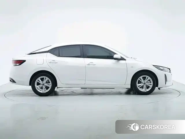Nissan Sylphy 2026 Белый из Китая
