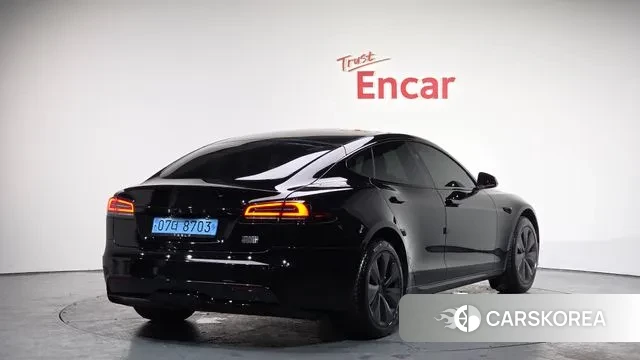 Tesla Model S 2023 Черный из Кореи