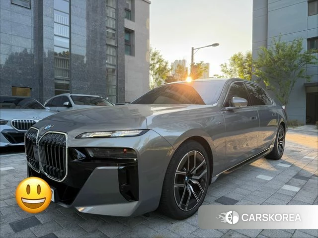 BMW 7 Series (G70) 2023 Серебряный из Кореи