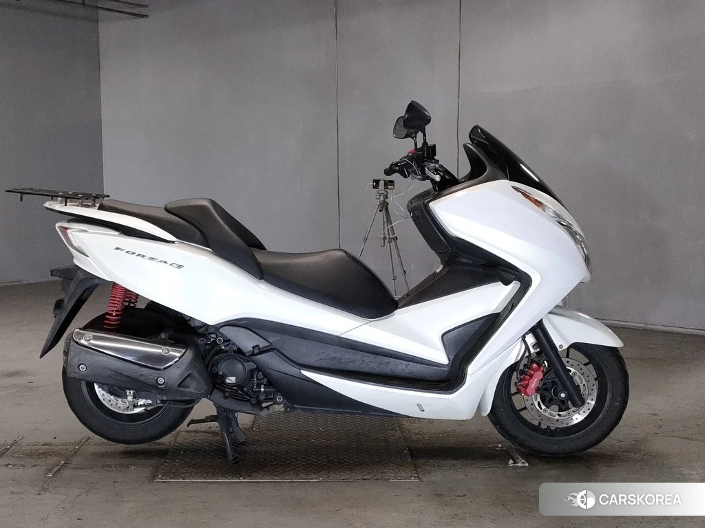 Проданный Honda FORZA 2013 из Японии