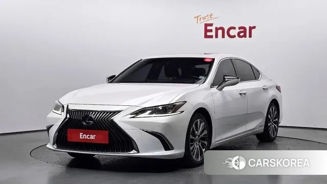 Lexus ES300h 7th generation 2018 Белый из Кореи