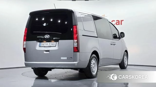 Hyundai Staria 2024 Серебряный из Кореи