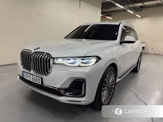 BMW X7 (G07) 2021 Белый из Кореи