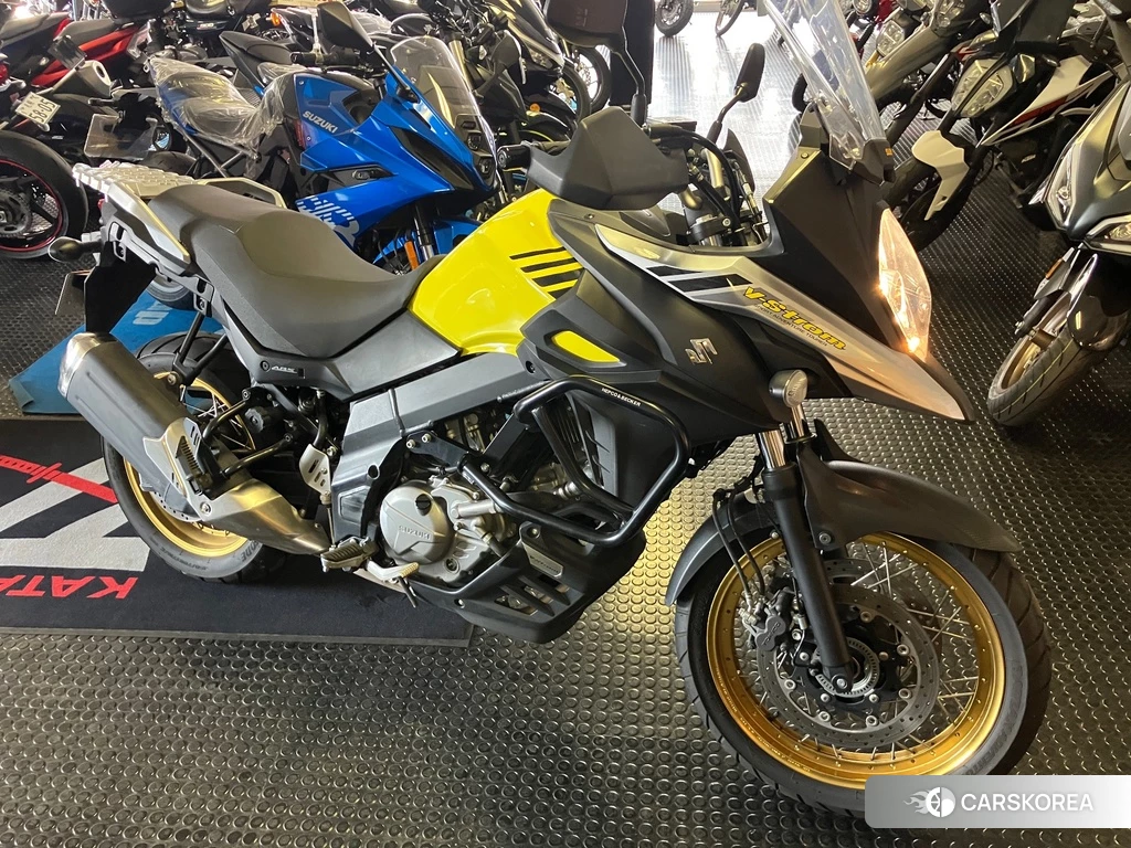 Проданный Suzuki V-STROM 650 DL650 ABS 2017 из Японии