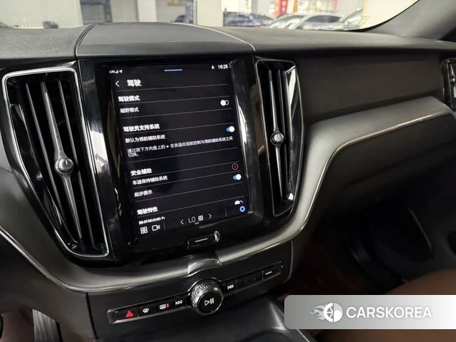 Volvo XC60 2022 Темно-серый из Китая