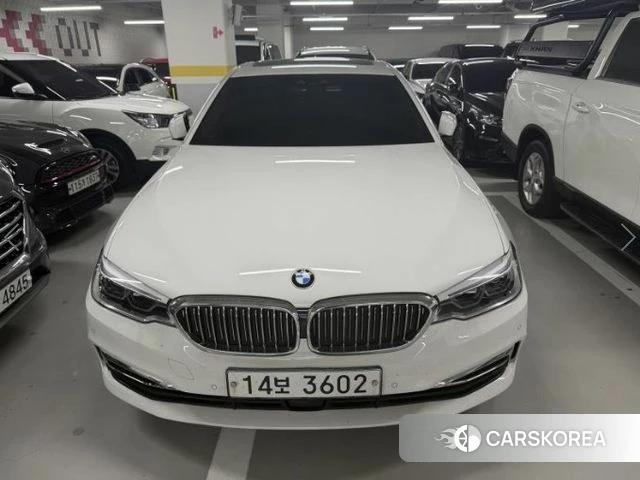 BMW 5 Series (G30) 2018 Белый из Кореи
