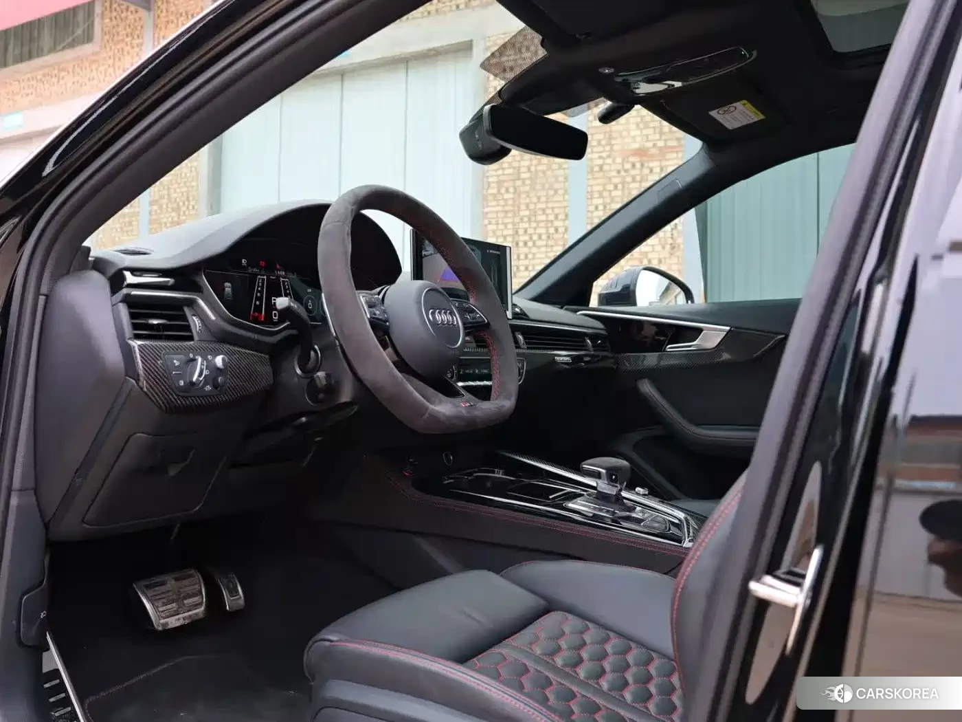 Audi RS 4 2025 Черный из Китая