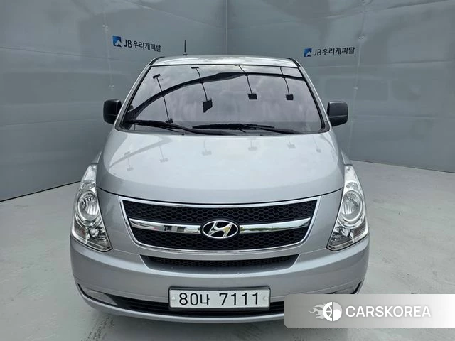 Hyundai Grand Starex 2023 Серебряный из Кореи