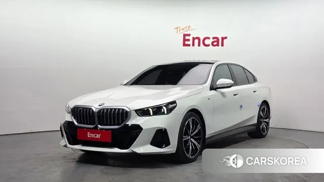 BMW 5 Series (G60) 2023 Белый из Кореи