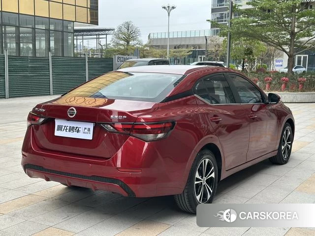 Nissan Xuan Yi 2022 Красный из Китая