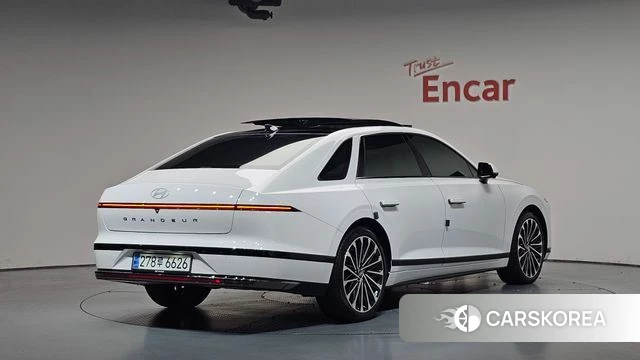 Hyundai Grandeur Hybrid (GN7) 2024 Белый из Кореи