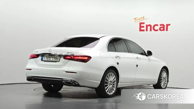 Mercedes-Benz E-Class W213 2021 Белый из Кореи