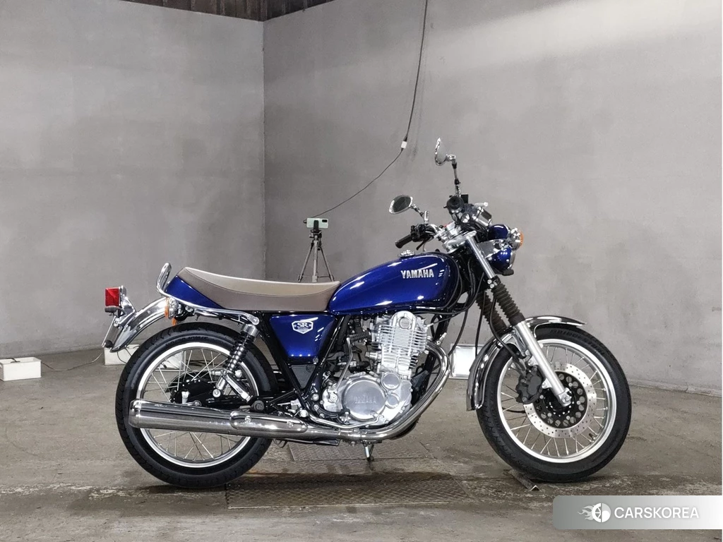 Проданный Yamaha SR 400 2021 из Японии