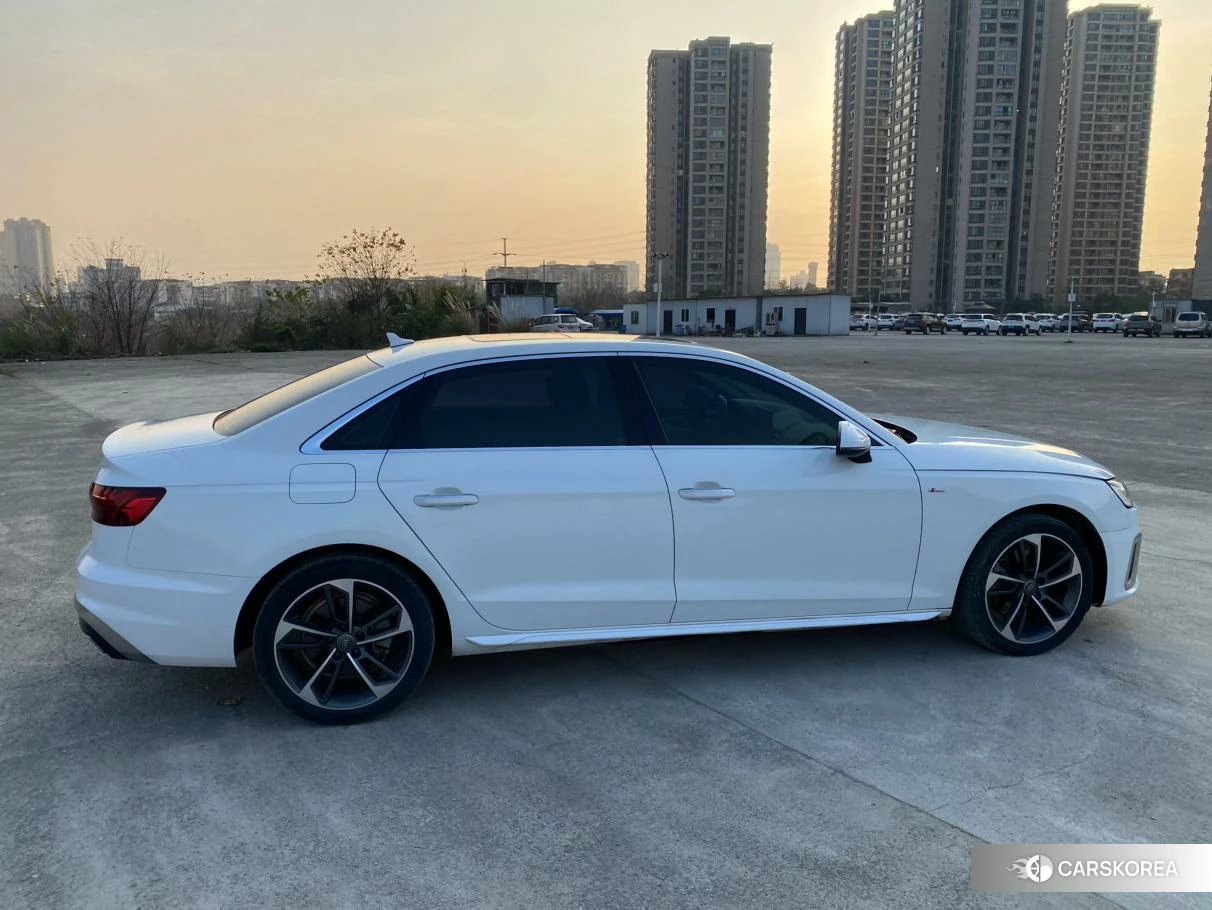 Audi A4L 2021 Белый из Китая