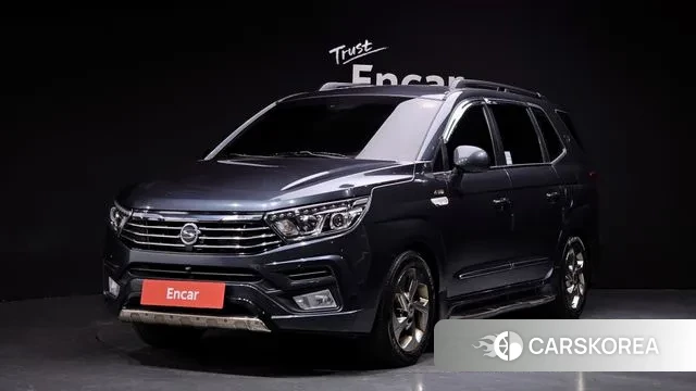 Ssangyong Korando Turismo 2018 Серый из Кореи