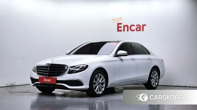Mercedes-Benz E-Class W213 2019 Белый из Кореи