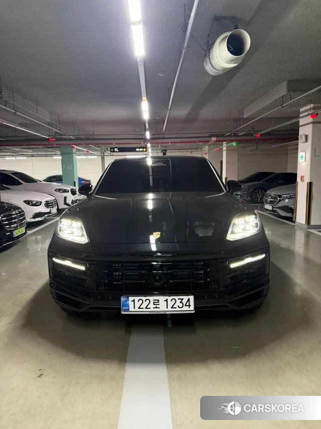 Porsche Cayenne (PO536) 2026 Черный из Кореи