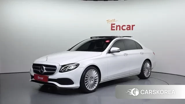 Mercedes-Benz E-Class W213 2019 Белый из Кореи