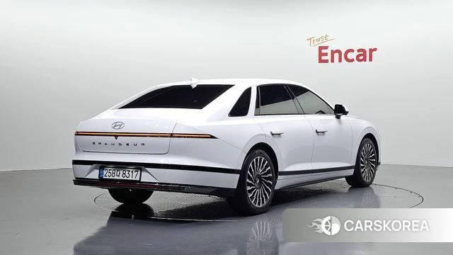 Hyundai Grandeur (GN7) 2025 Белый из Кореи