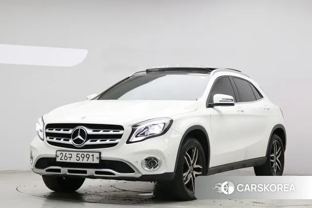 Mercedes-Benz GLA-Class X156 2018 Белый из Кореи