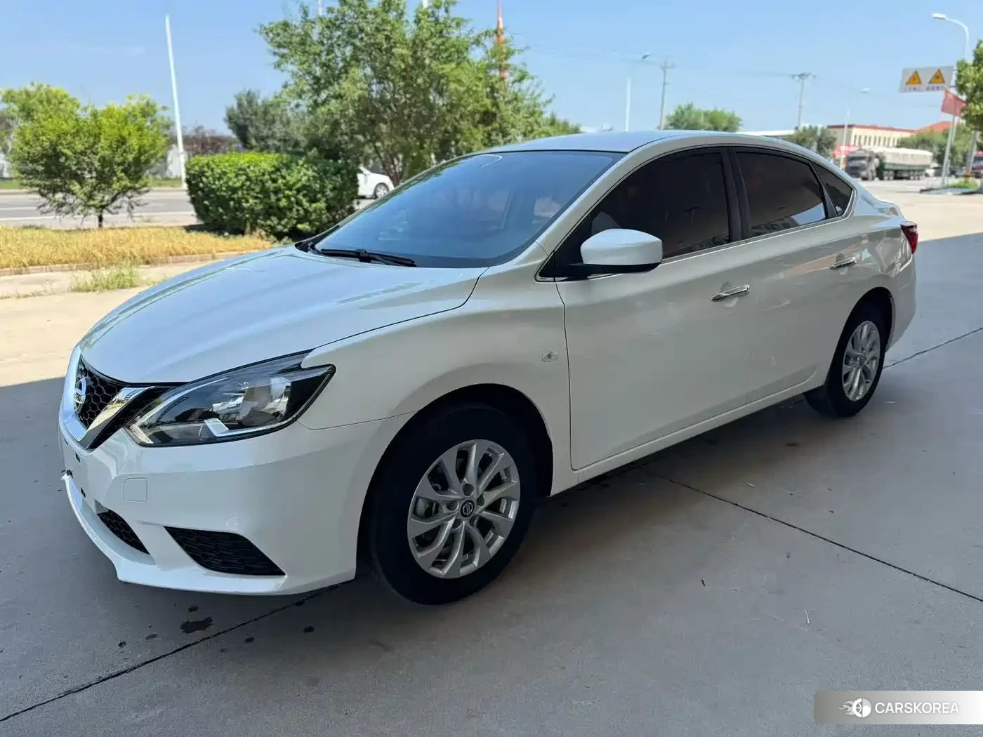 Nissan Sylphy 2024 Белый из Китая