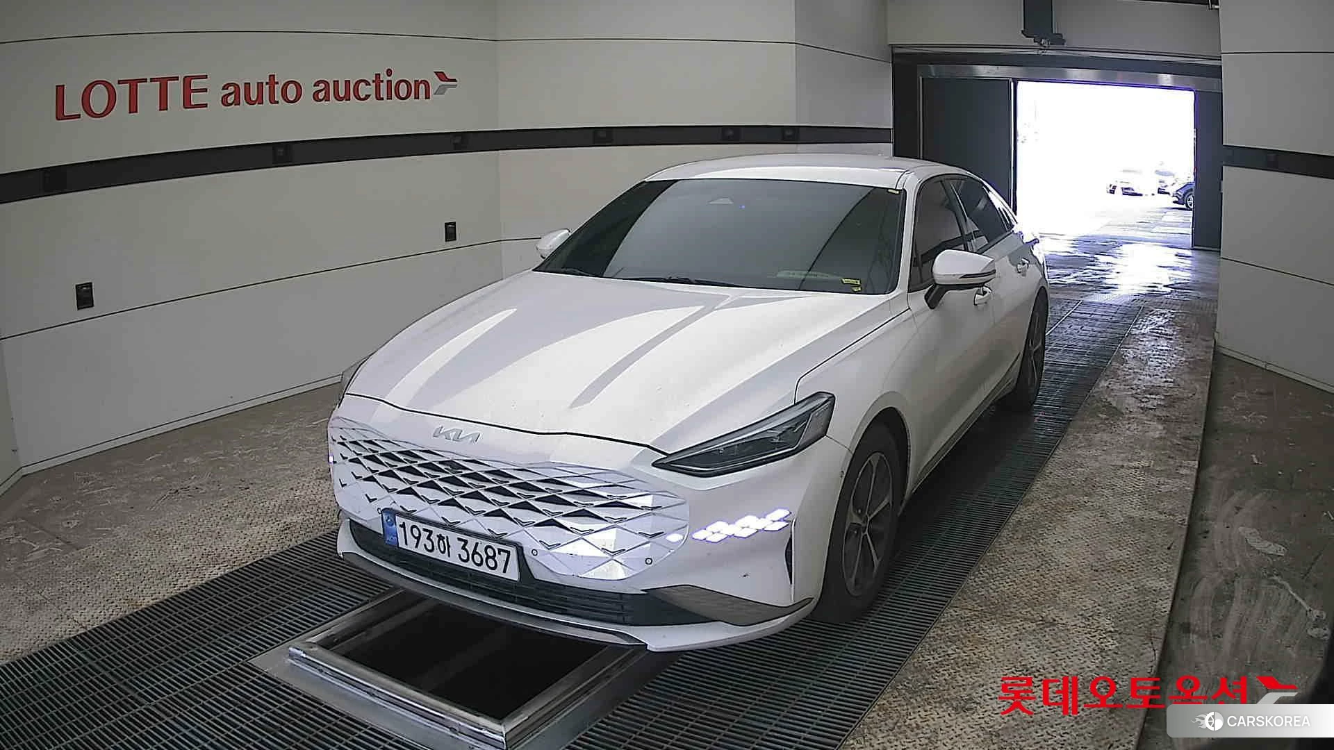 Kia K8 Hybrid 2022 Snow White Pearl из Кореи