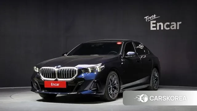 BMW 5 Series (G60) 2024 Черный из Кореи