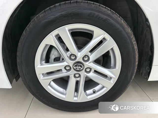 Toyota Lei Ling 2023 Белый из Китая