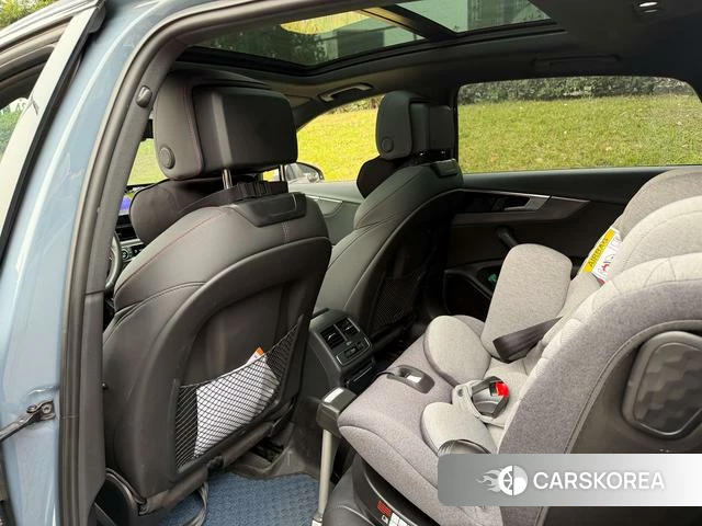 Audi A4L 2022 Синий из Китая