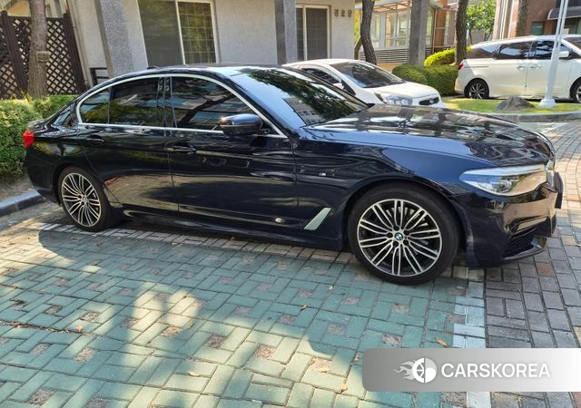 BMW 5 Series (G30) 2019 Черный из Кореи