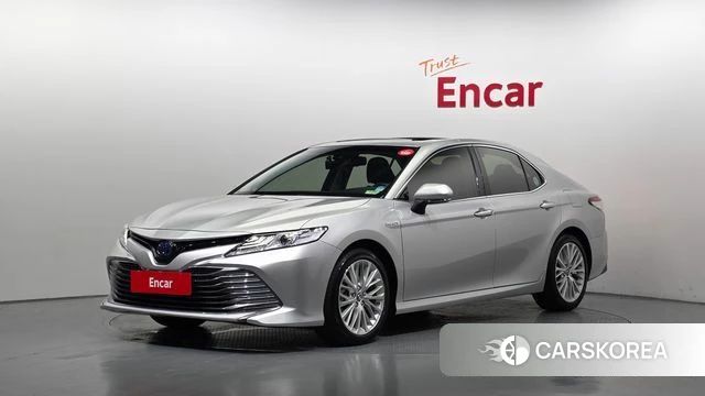 Toyota Camry (XV70) 2018 Серебряный из Кореи
