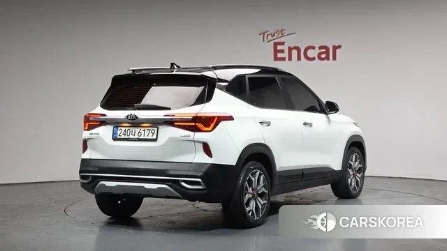 Kia Seltos 2021 Белый из Кореи